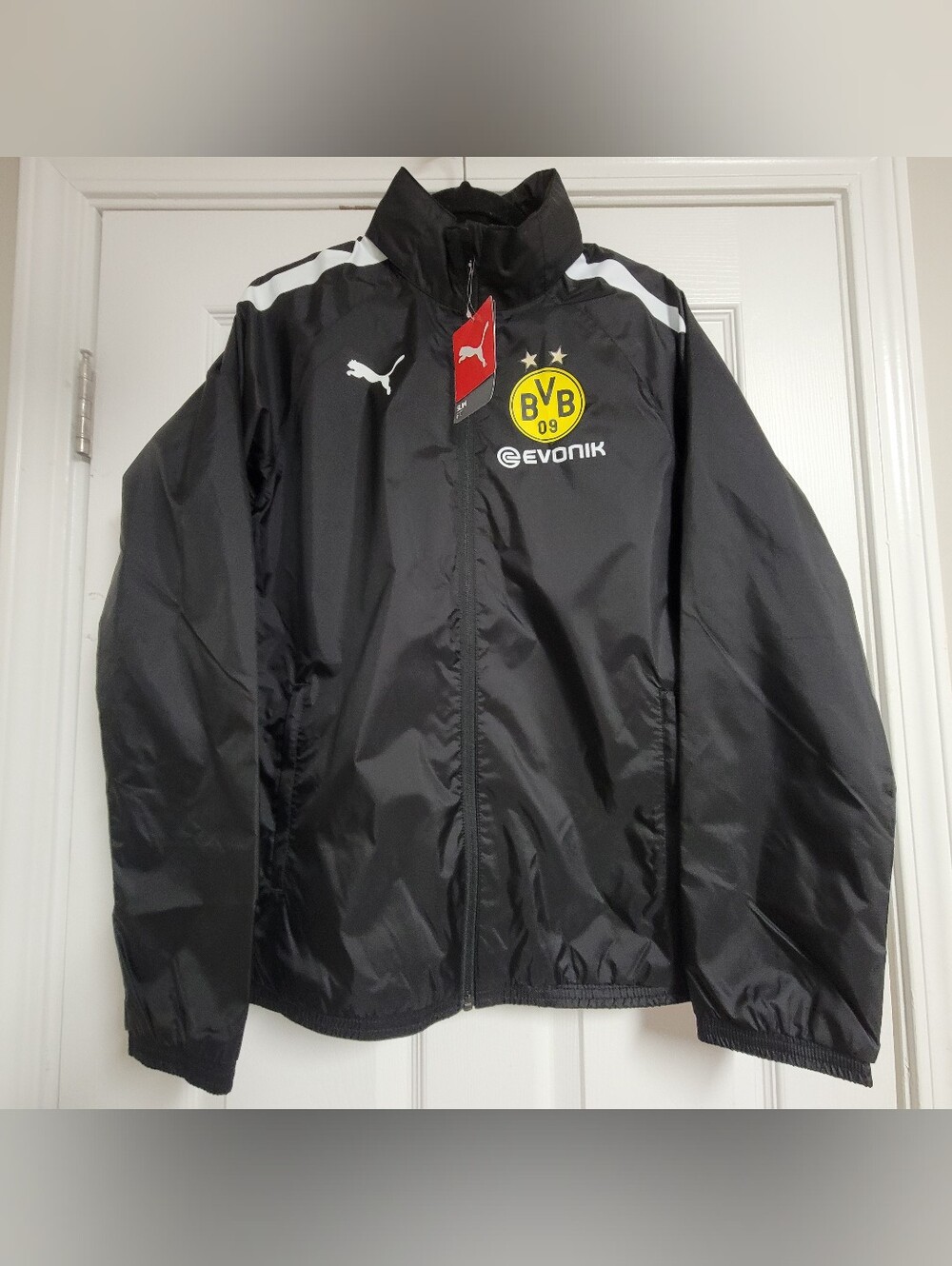 NWT Puma Borussia Dortmund BVB Black Soccer Windbreaker Jacket Size Small.